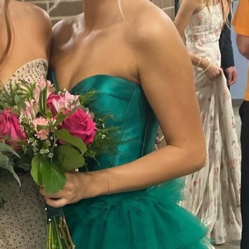 Sherri Hill Women’s Emerald Green Strapless Tiered Tulle Prom Dress Sz 4 (56087) - Picture 6 of 11